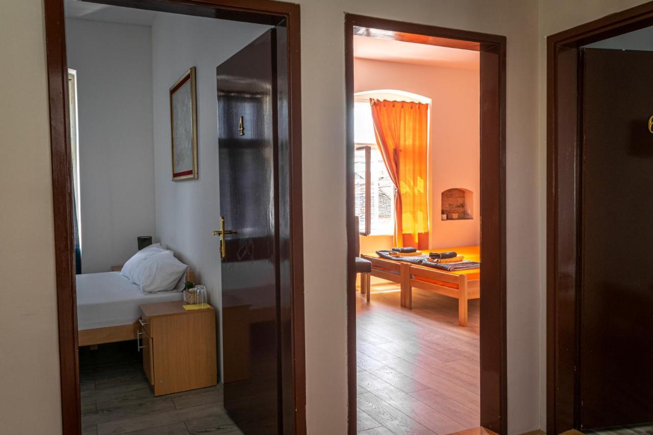 Tabacco Rooms Obrenovac  Экстерьер фото